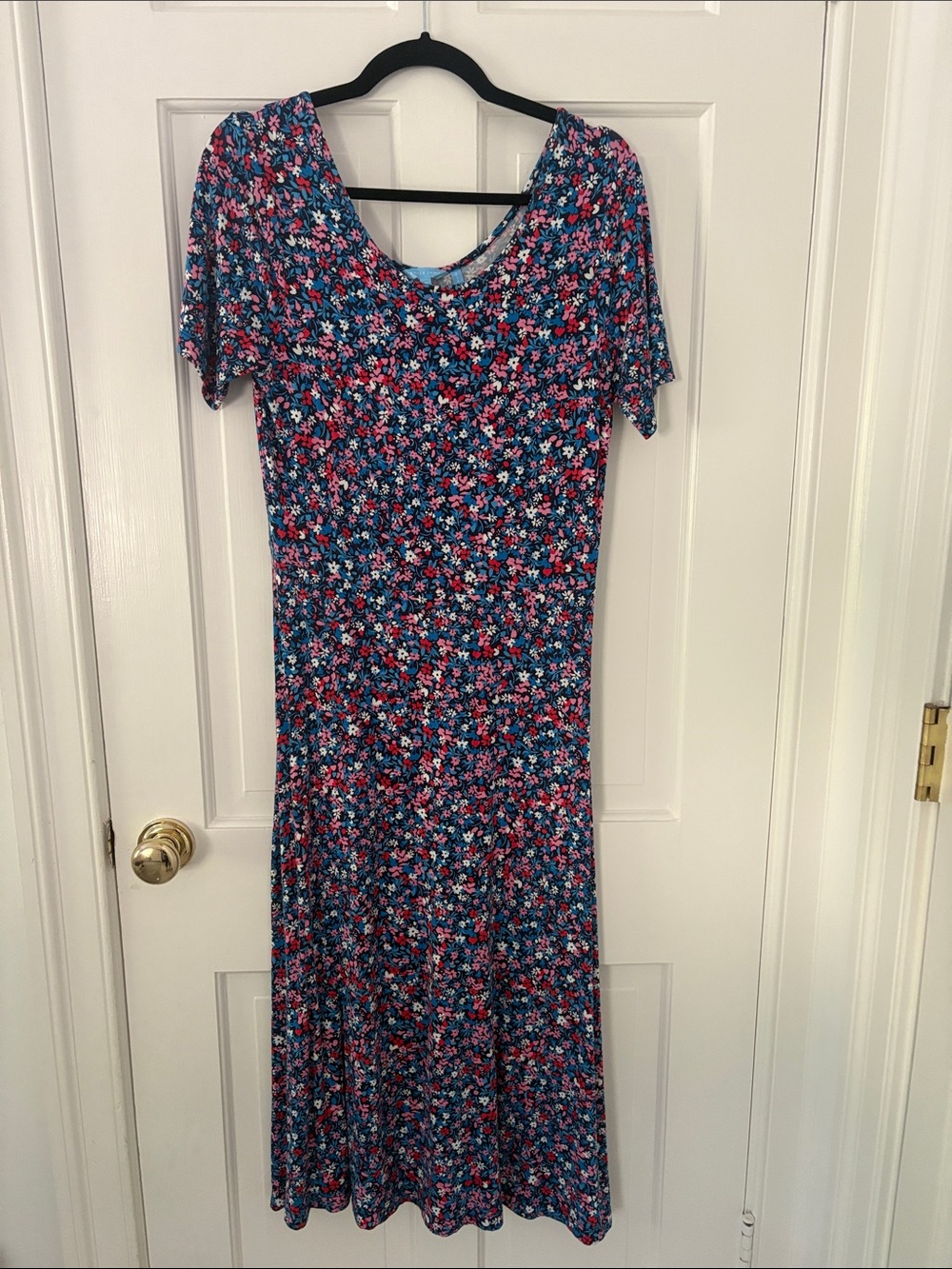 Floral Scoop Neck Midi Dress in Blue and Pink
